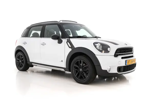 Mini 2.0 Cooper SD ALL4 Pepper *PANO | LEATHER | BI-XENON | NAVI-FULLMAP | HEATED-COMFORTSEATS | ECC | HEATED-SEATS | PDC | CRUISE | TOWBAR | 17''ALU*