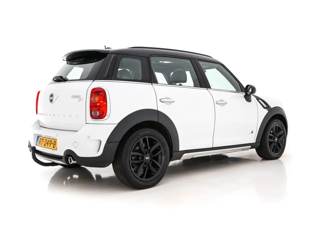 Mini 2.0 Cooper SD ALL4 Pepper *PANO | LEATHER | BI-XENON | NAVI-FULLMAP | HEATED-COMFORTSEATS | ECC | HEATED-SEATS | PDC | CRUISE | TOWBAR | 17''ALU*