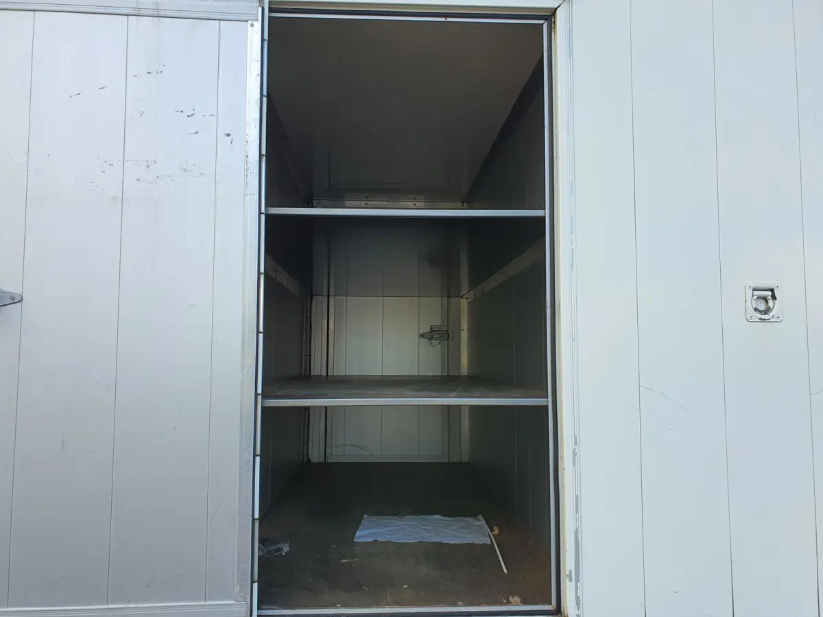 8.180 (5-pers) Aut. 4X2 BL EEV *PAARDEN (2) /HORSES (2) TRAILER* AUT. *PAARDEN TRAILER- PFERDETRANSPORTWAGEN - HORSES TRAILER* *lengte: 760cm l breedte:236cm l hoogte:325cm*
