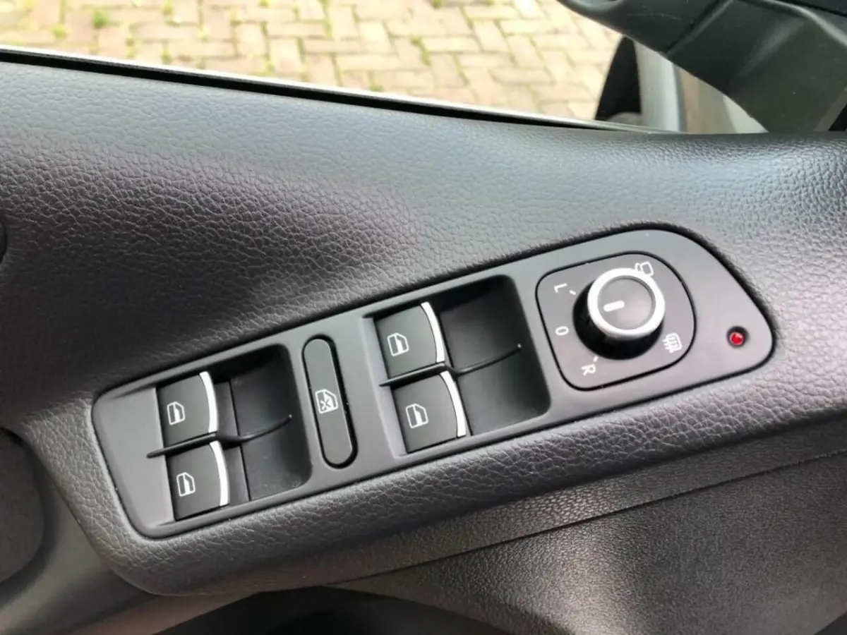 1.4 TSI R-Line Edition BOMVOL NIEUWSTAATPANO CAMERA ETC