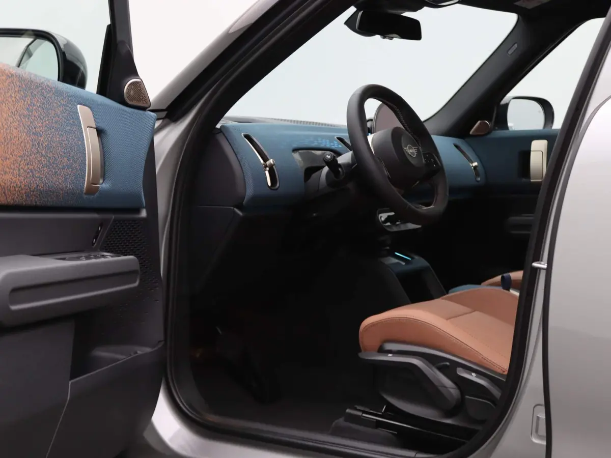 C | Favoured Trim + Package L + Glazen panoramadak + Harman Kardon + Driving Assistant Plus + Driving Assistant + Comfort Acces
