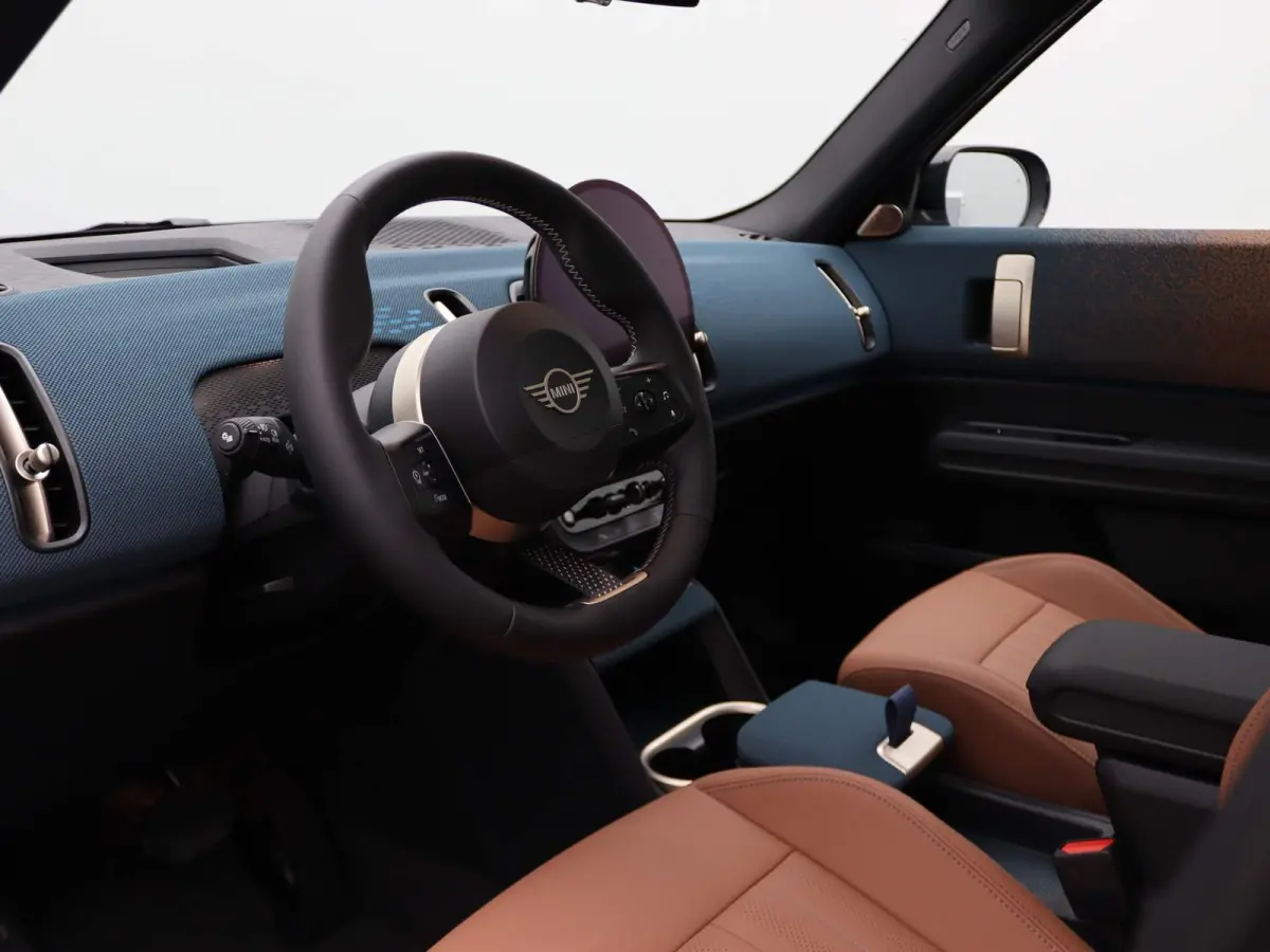 C | Favoured Trim + Package L + Glazen panoramadak + Harman Kardon + Driving Assistant Plus + Driving Assistant + Comfort Acces
