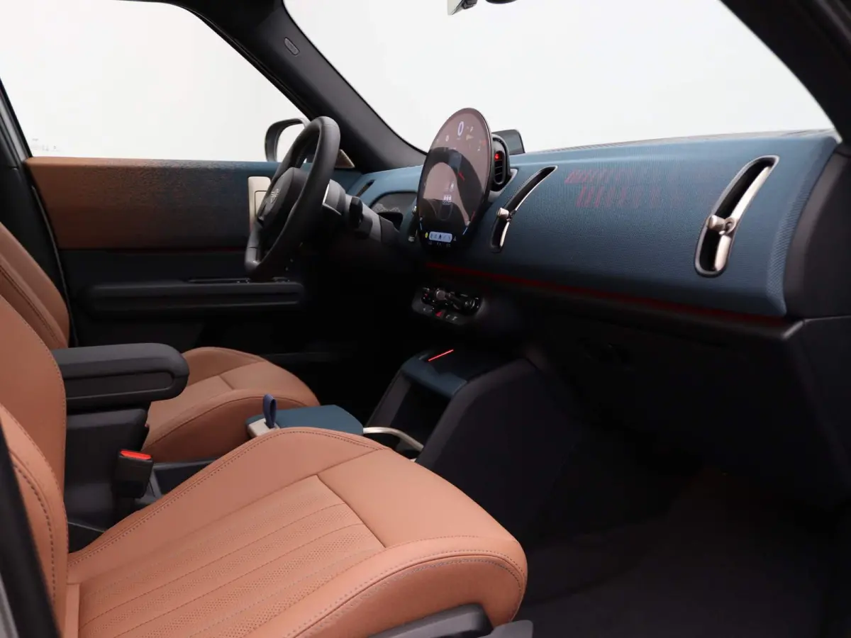 C | Favoured Trim + Package L + Glazen panoramadak + Harman Kardon + Driving Assistant Plus + Driving Assistant + Comfort Acces