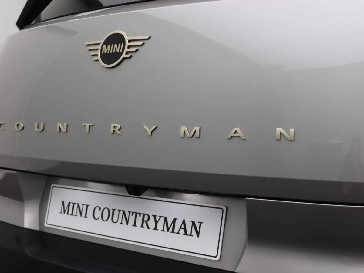 C | Favoured Trim + Package L + Glazen panoramadak + Harman Kardon + Driving Assistant Plus + Driving Assistant + Comfort Acces