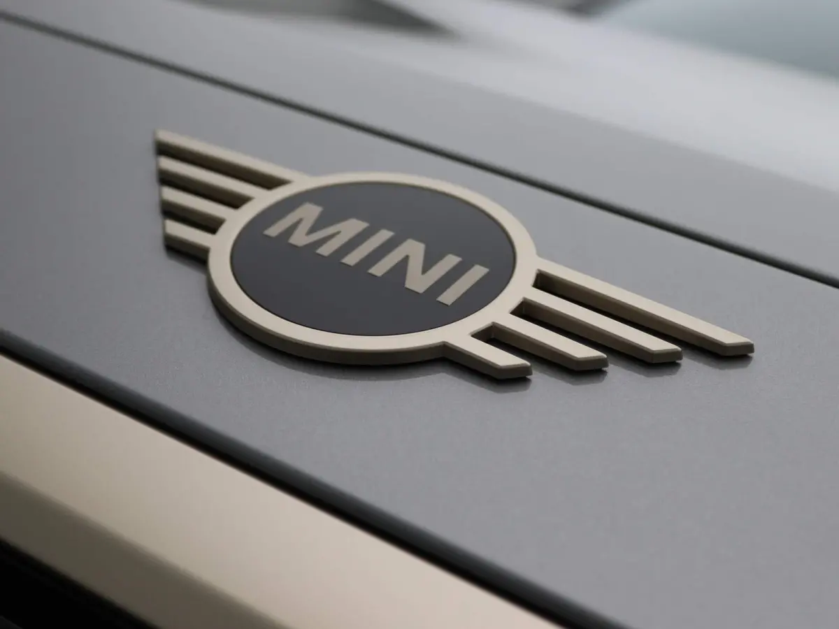 C | Favoured Trim + Package L + Glazen panoramadak + Harman Kardon + Driving Assistant Plus + Driving Assistant + Comfort Acces