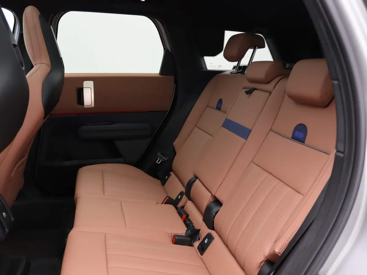 C | Favoured Trim + Package L + Glazen panoramadak + Harman Kardon + Driving Assistant Plus + Driving Assistant + Comfort Acces