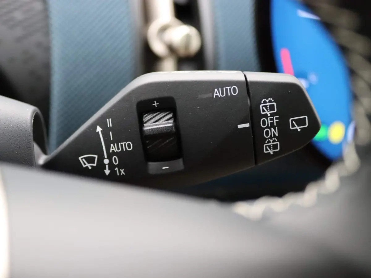 C | Favoured Trim + Package L + Glazen panoramadak + Harman Kardon + Driving Assistant Plus + Driving Assistant + Comfort Acces
