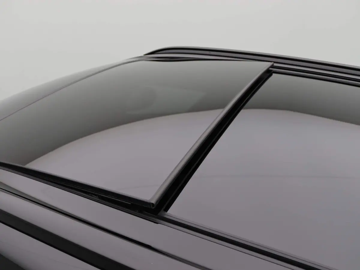 C | Favoured Trim + Package L + Glazen panoramadak + Harman Kardon + Driving Assistant Plus + Driving Assistant + Comfort Acces