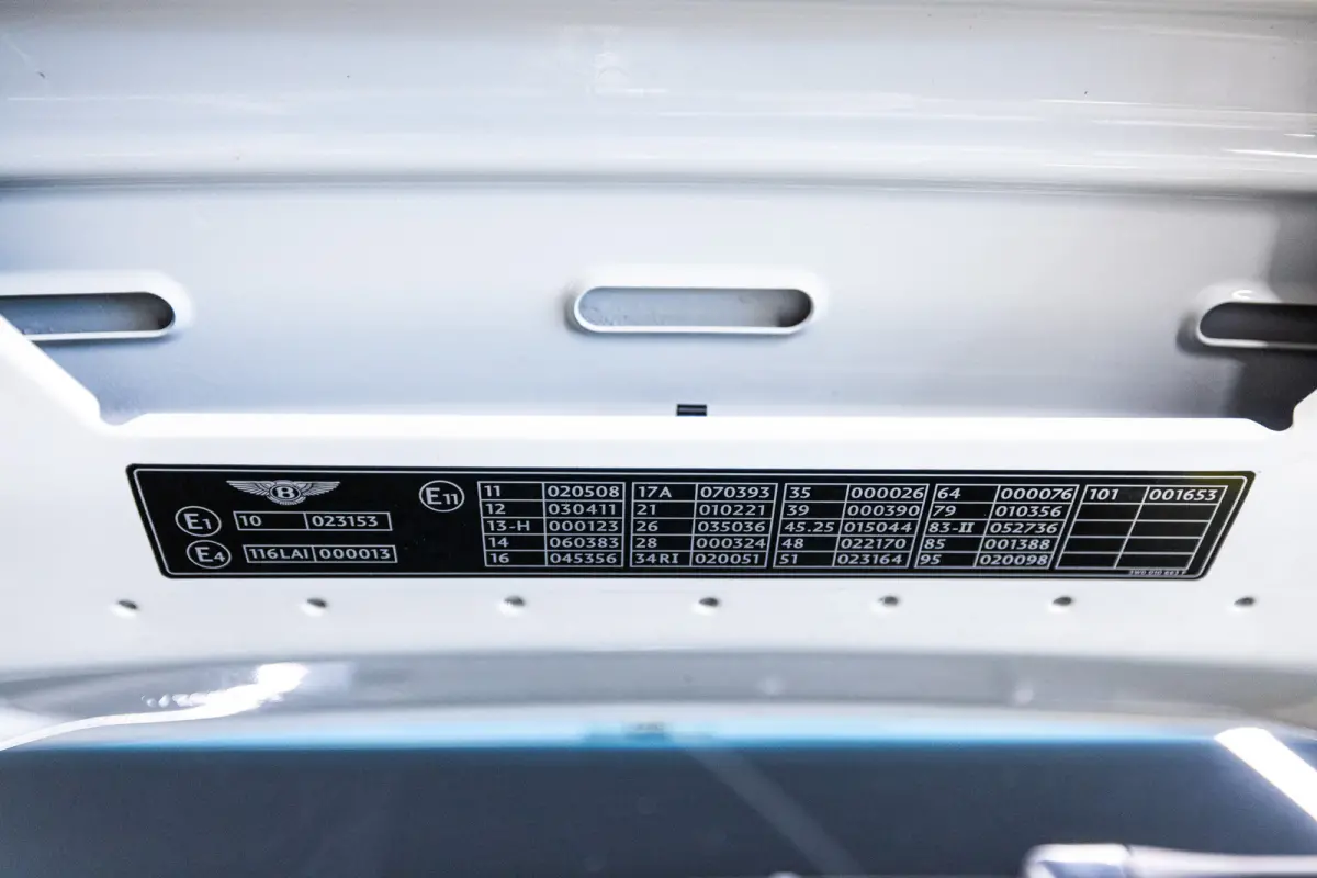 6.0 W12 Btw auto, Fiscale waarde € 22.000,- (€ 37.148,76 Ex B.T.W) DEALER AUTO Aanbieding