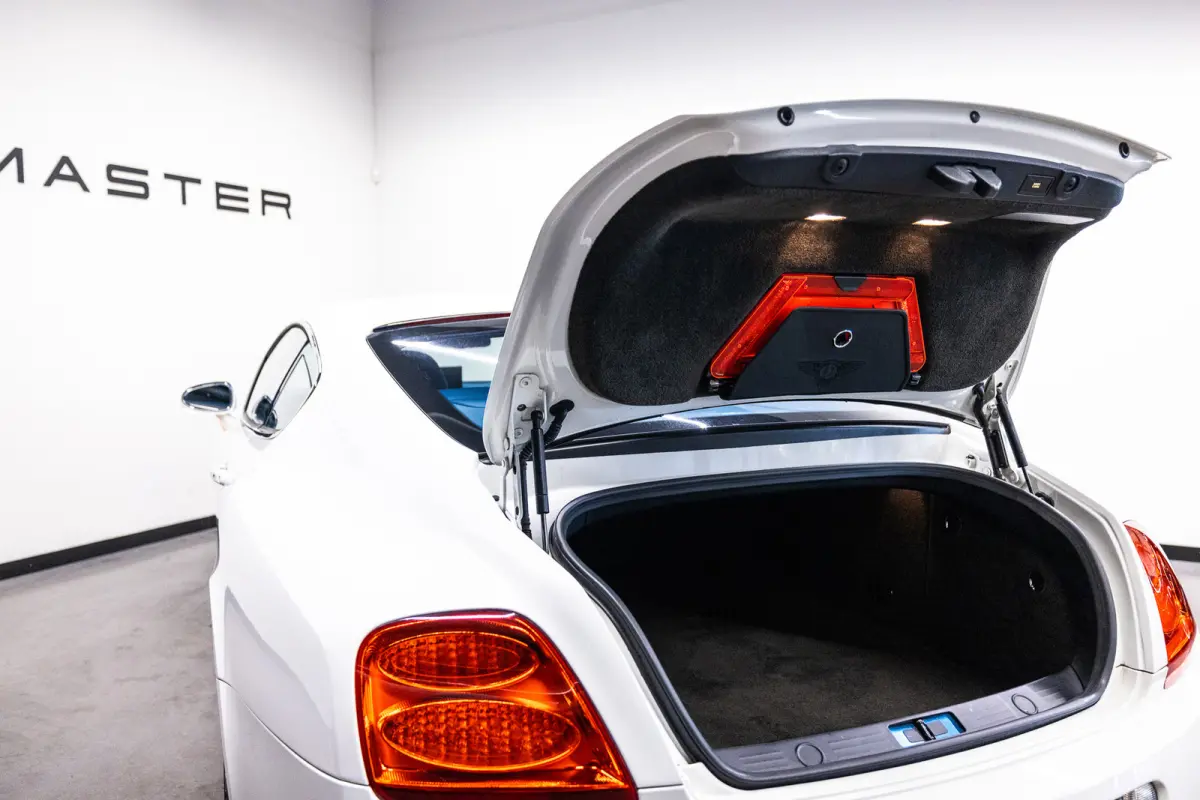 6.0 W12 Btw auto, Fiscale waarde € 22.000,- (€ 37.148,76 Ex B.T.W) DEALER AUTO Aanbieding