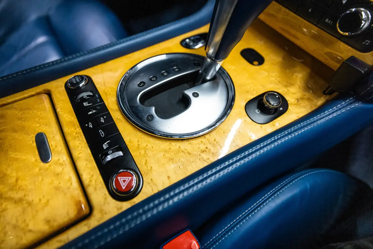 6.0 W12 Btw auto, Fiscale waarde € 22.000,- (€ 37.148,76 Ex B.T.W) DEALER AUTO Aanbieding