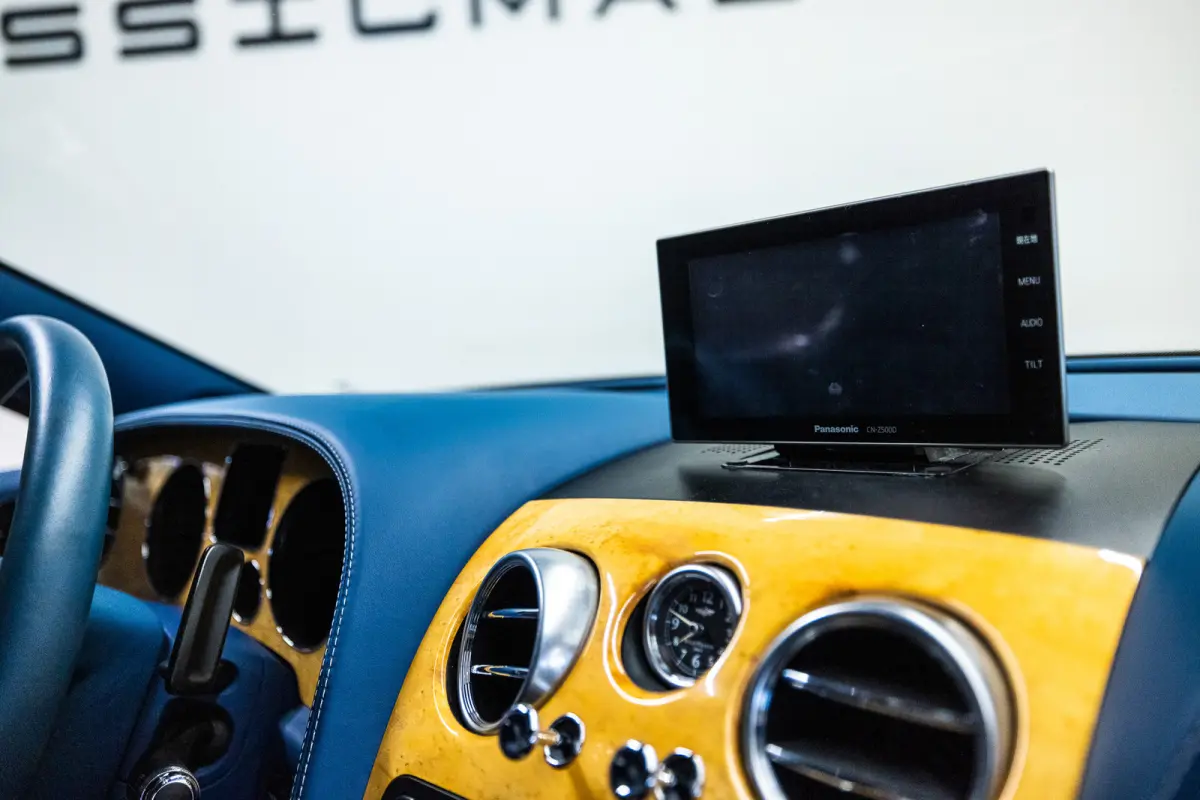6.0 W12 Btw auto, Fiscale waarde € 22.000,- (€ 37.148,76 Ex B.T.W) DEALER AUTO Aanbieding