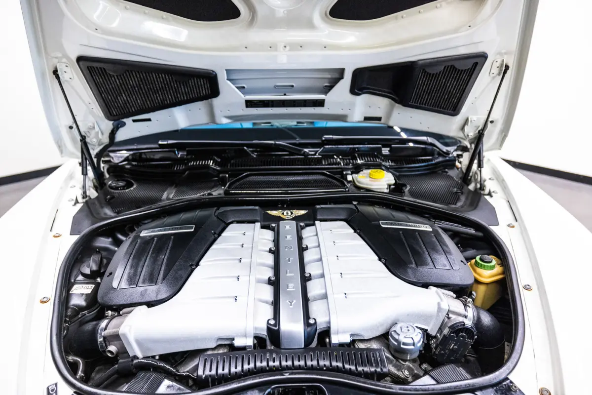 6.0 W12 Btw auto, Fiscale waarde € 22.000,- (€ 37.148,76 Ex B.T.W) DEALER AUTO Aanbieding