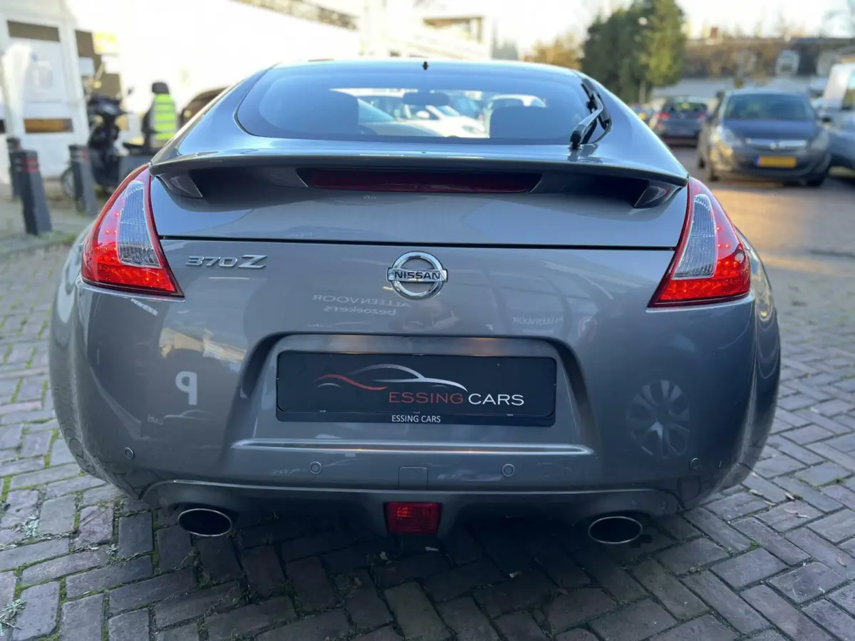 3.7 V6