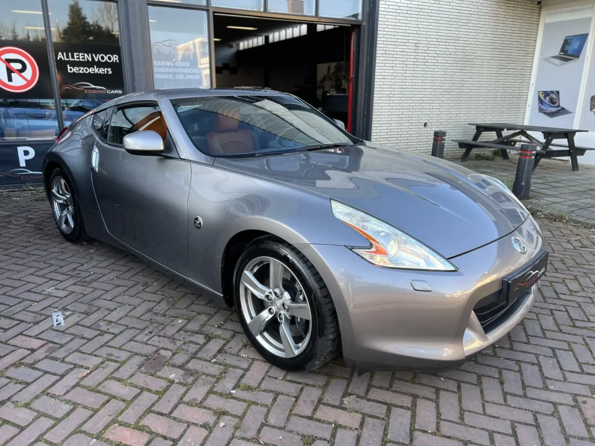 3.7 V6