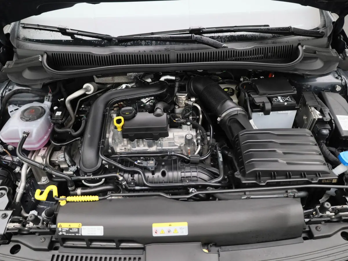 1.0 TSI Life Edition 95 PK | Navigatie | Airco | Adaptieve Cruise Control | Lane Assist | Apple Carplay | Parkeersensoren achter | Achteruitrijcamera |