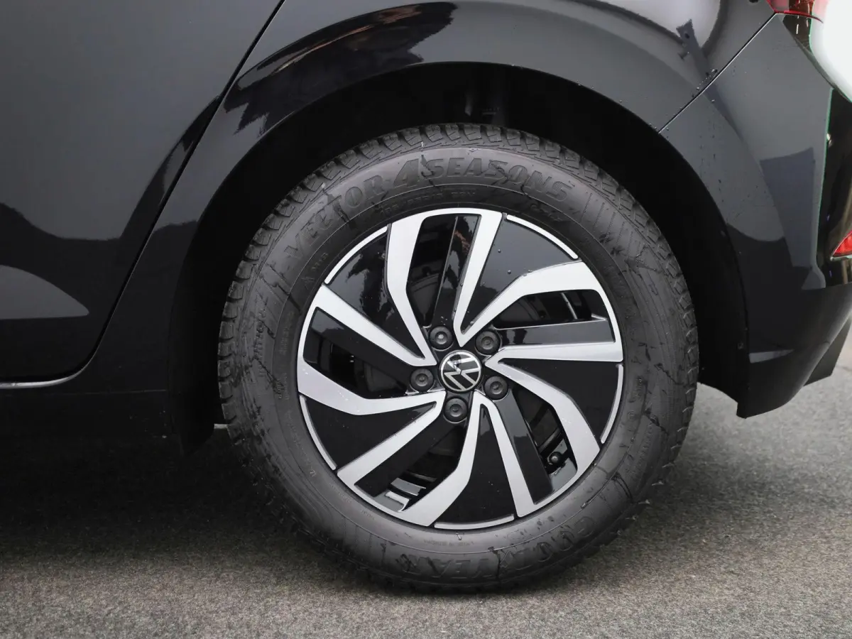 1.0 TSI Life Edition 95 PK | Navigatie | Airco | Adaptieve Cruise Control | Lane Assist | Apple Carplay | Parkeersensoren achter | Achteruitrijcamera |