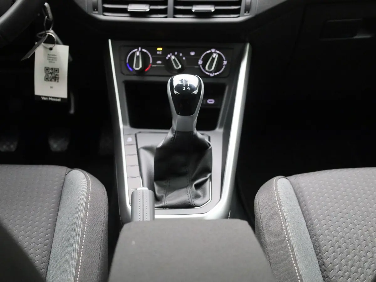 1.0 TSI Life Edition 95 PK | Navigatie | Airco | Adaptieve Cruise Control | Lane Assist | Apple Carplay | Parkeersensoren achter | Achteruitrijcamera |