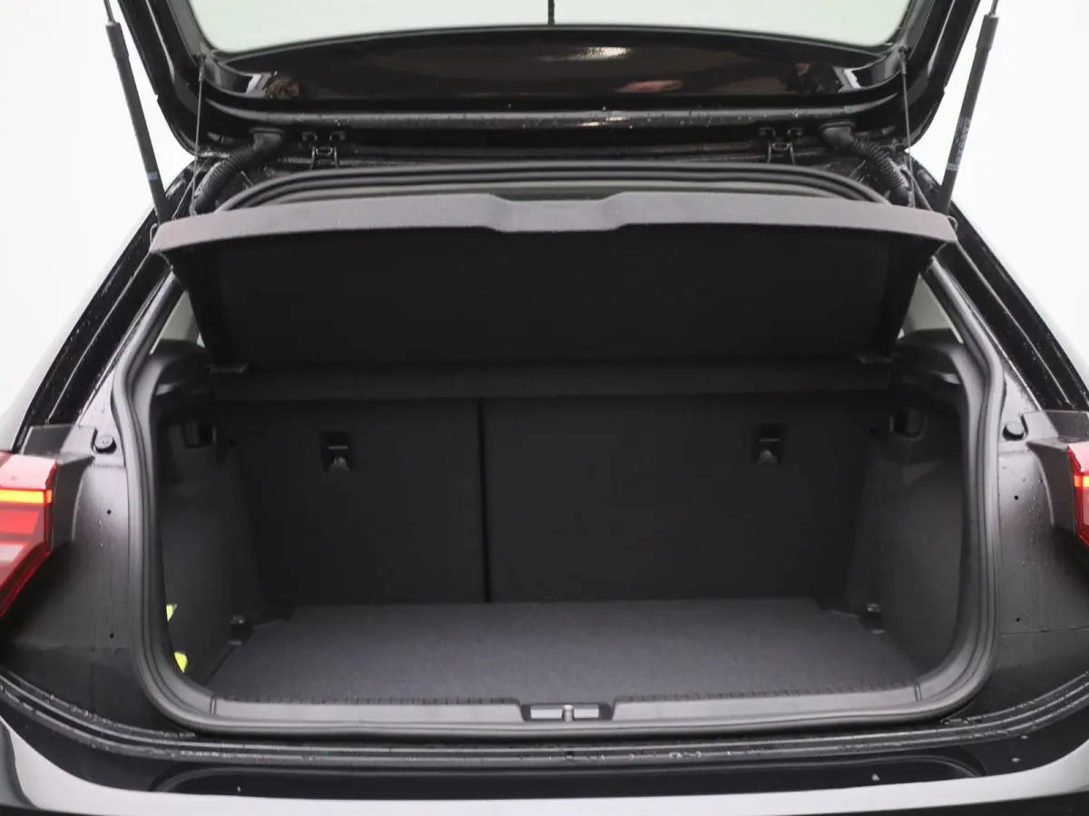 1.0 TSI Life Edition 95 PK | Navigatie | Airco | Adaptieve Cruise Control | Lane Assist | Apple Carplay | Parkeersensoren achter | Achteruitrijcamera |