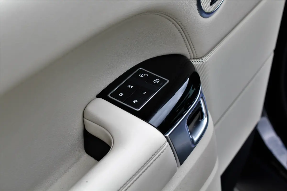 4.4 SDV8 Vogue ZEER MOOIE AUTO!