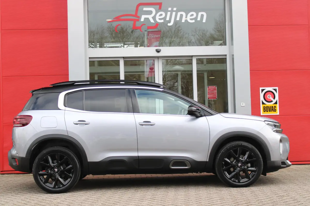 1.2 145PK AUTOMAAT Hybrid ë-SERIES | ELEKTRISCH BEDIENBARE BESTUURDERSSTOEL | APPLE CARPLAY/ANDROID AUTO | NAVIGATIE | FULL LED KOPLAMPEN | CLIMATE CONTROL | DAB+ RADIO | 19" LICHTMETALEN V
