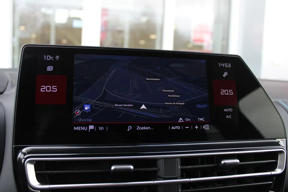 1.2 145PK AUTOMAAT Hybrid ë-SERIES | ELEKTRISCH BEDIENBARE BESTUURDERSSTOEL | APPLE CARPLAY/ANDROID AUTO | NAVIGATIE | FULL LED KOPLAMPEN | CLIMATE CONTROL | DAB+ RADIO | 19" LICHTMETALEN V