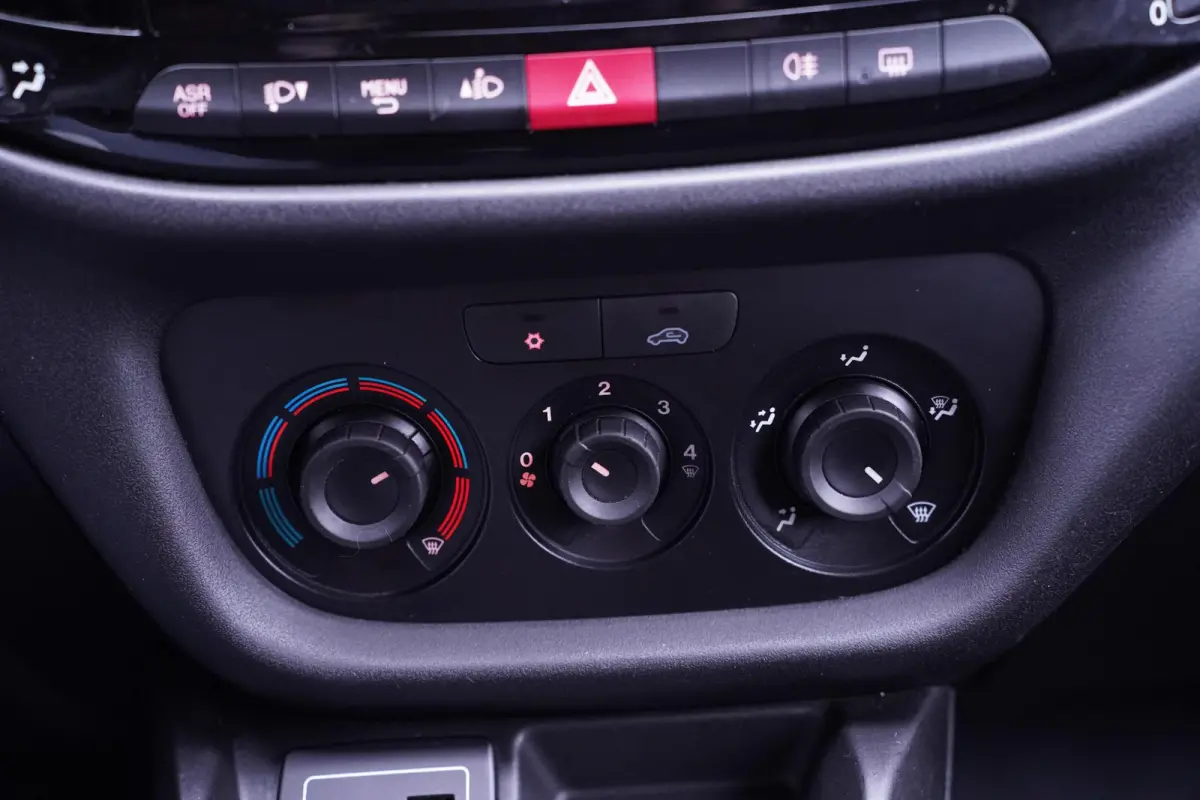 1.3 MJet 95 pk L1 Navi, Airco, Cruise Control Laadruimte Pakket, PDC achter, 3-Zits