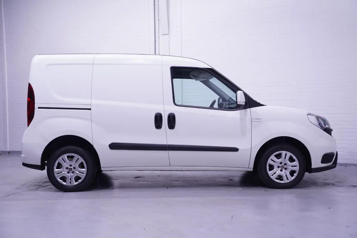 1.3 MJet 95 pk L1 Navi, Airco, Cruise Control Laadruimte Pakket, PDC achter, 3-Zits