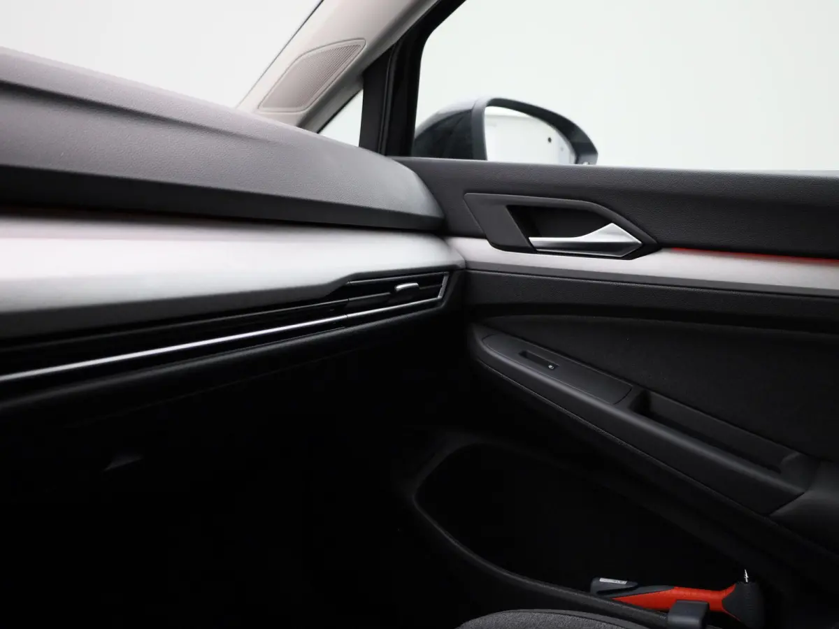 1.5 eTSI Life Edition | Automaat | Apple carplay | Adaptieve cruise control | Climate control | Parkeersensoren | Achteruitrij Camera | Elektrische achterklep |