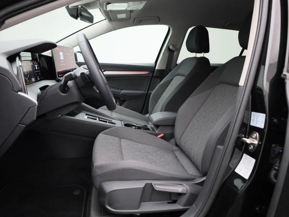 1.5 eTSI Life Edition | Automaat | Apple carplay | Adaptieve cruise control | Climate control | Parkeersensoren | Achteruitrij Camera | Elektrische achterklep |