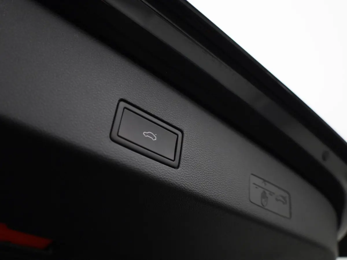 1.5 eTSI Life Edition | Automaat | Apple carplay | Adaptieve cruise control | Climate control | Parkeersensoren | Achteruitrij Camera | Elektrische achterklep |