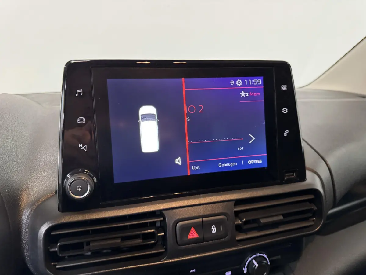 130PK Automaat L2 Navigatie Apple carplay/ Android Auto Cruise control Trekhaak parkeersensoren 3-Zits Euro6