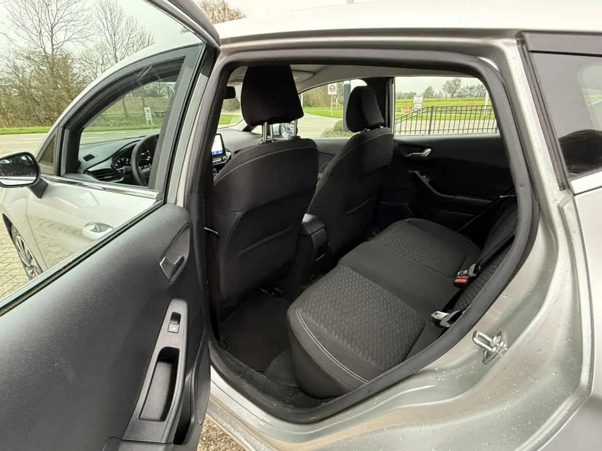 1.0 EcoBoost 100PK Titanium KEYLESS | LED | AIRCO | PDC | CRUISE