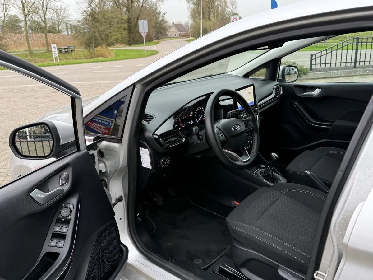 1.0 EcoBoost 100PK Titanium KEYLESS | LED | AIRCO | PDC | CRUISE