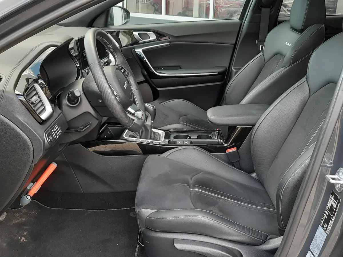 1.0 T-GDi GT-Line | LED | Carplay | Cruise | Navi | Camera | Stoel-/Stuurverwarming | Schuif-/Kanteldak