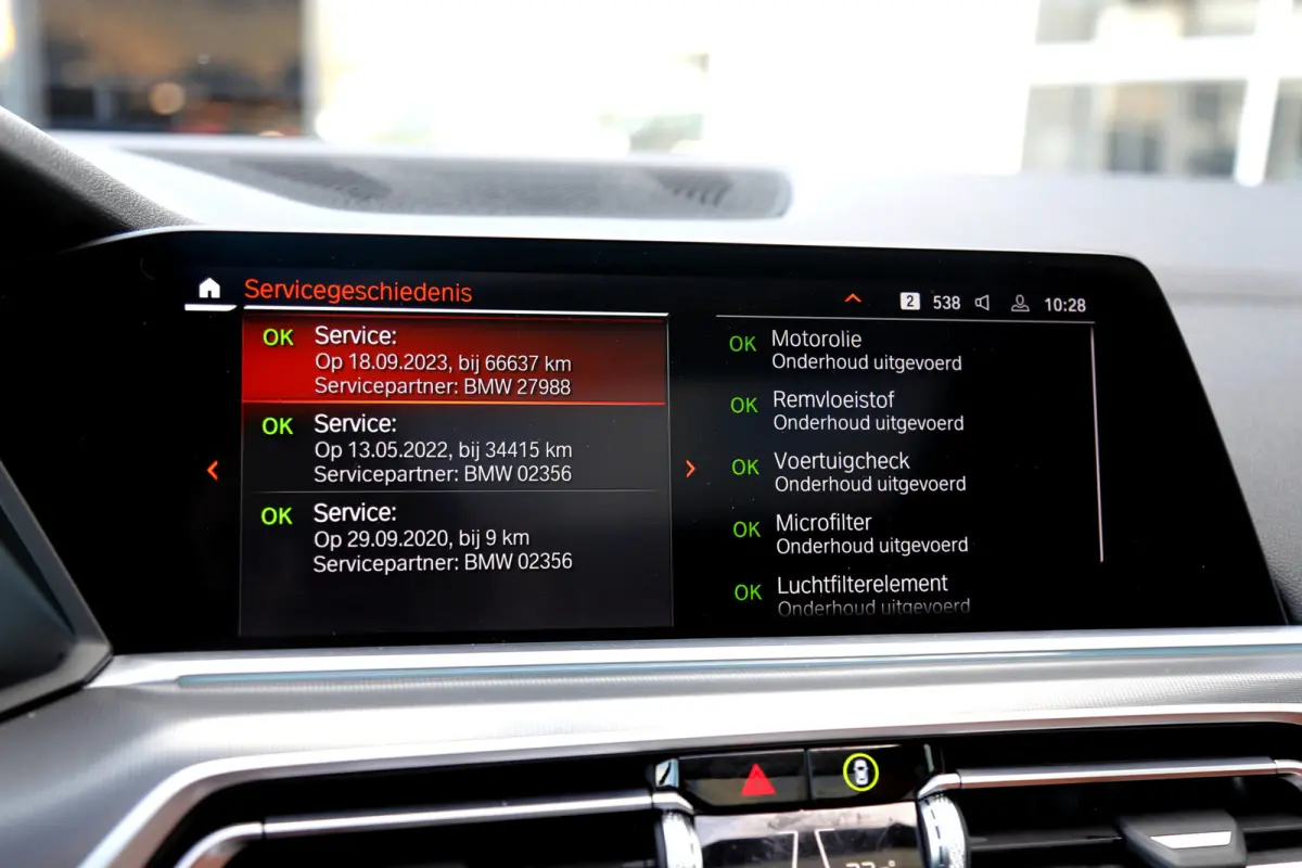 xDrive45e High Executive Plug in hybride*Perfect BMW Onderh.*1ste Eig.*BTW*Luchtvering/Panodak/ACC/Individual interieur/H&K/HUD/Sfeer/Memorie/Dodehoek/Stoelkoeling/Stoelverw./LED/Apple Carpl
