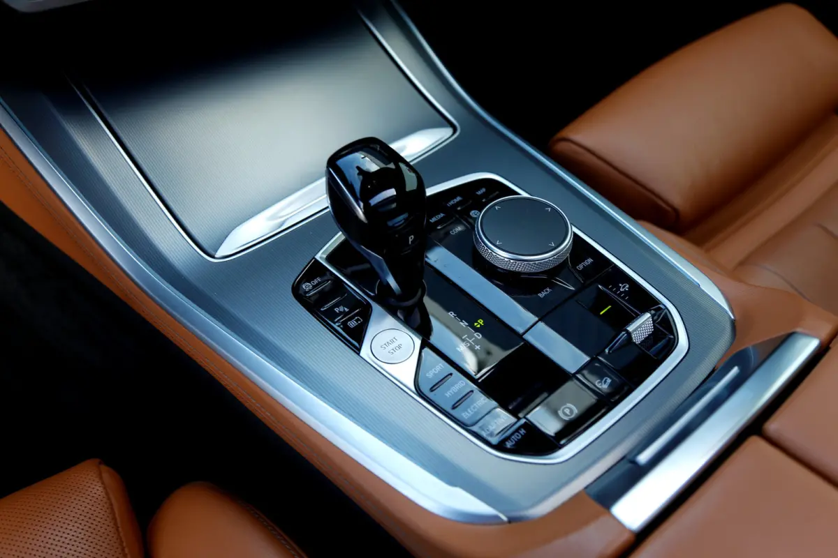 xDrive45e High Executive Plug in hybride*Perfect BMW Onderh.*1ste Eig.*BTW*Luchtvering/Panodak/ACC/Individual interieur/H&K/HUD/Sfeer/Memorie/Dodehoek/Stoelkoeling/Stoelverw./LED/Apple Carpl