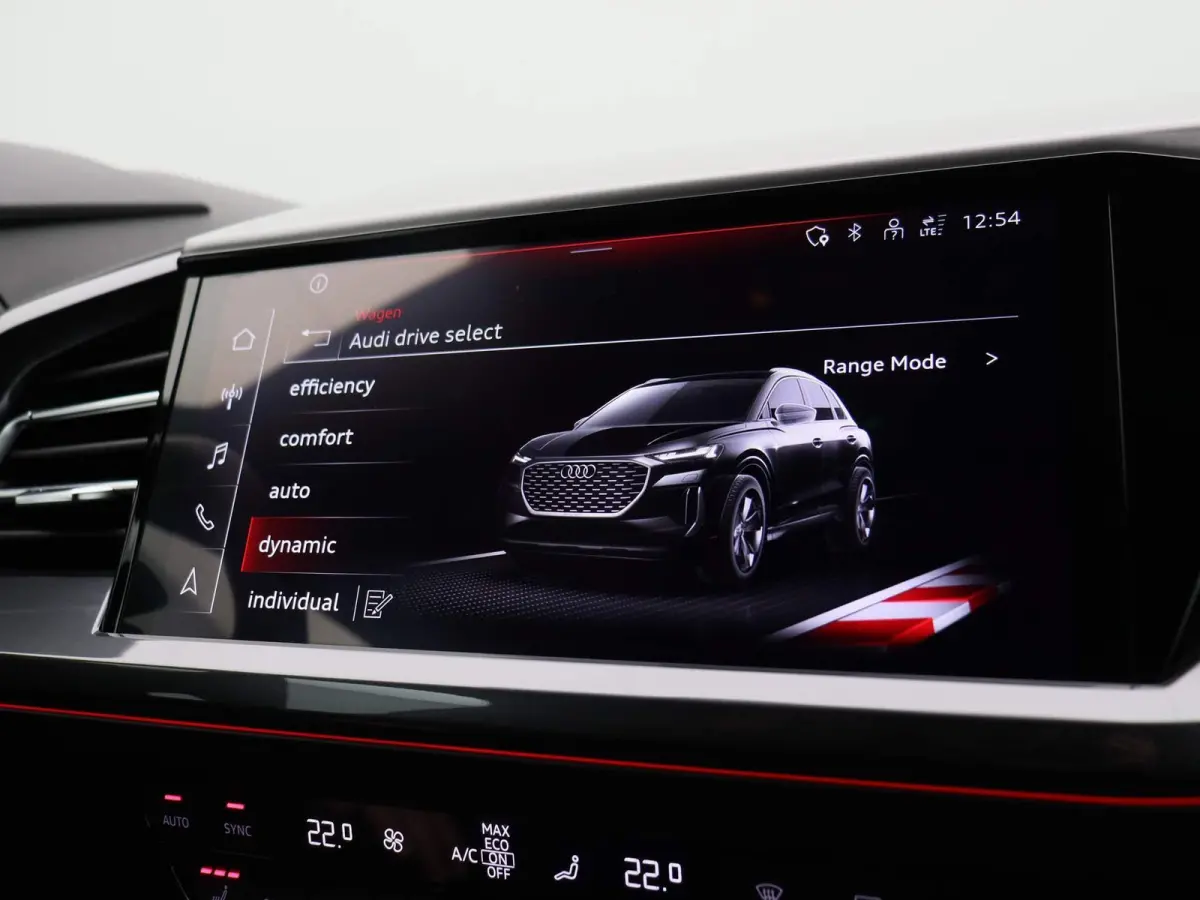 50 quattro S edition 77 kWh 299 PK | Navigatie Pro | Sonos Premium | Dynamiekpakket plus | Comfortpakket plus | Comfortsleutel | Veiligheidspakket plus | Achteruitrijcamera | Optiekpakket zw