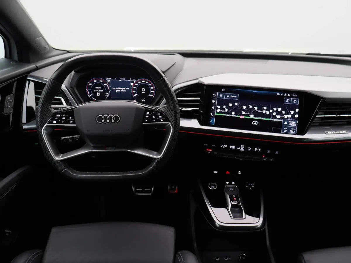50 quattro S edition 77 kWh 299 PK | Navigatie Pro | Sonos Premium | Dynamiekpakket plus | Comfortpakket plus | Comfortsleutel | Veiligheidspakket plus | Achteruitrijcamera | Optiekpakket zw