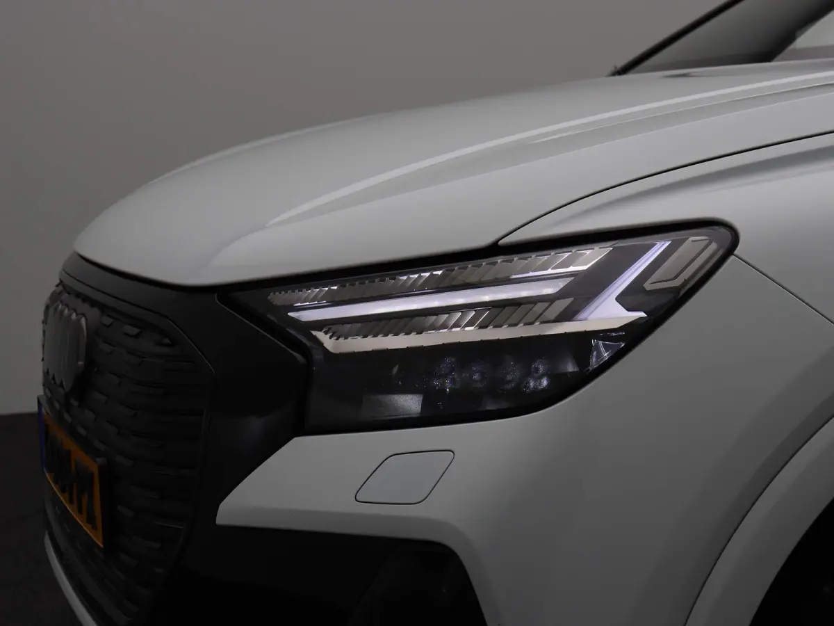 50 quattro S edition 77 kWh 299 PK | Navigatie Pro | Sonos Premium | Dynamiekpakket plus | Comfortpakket plus | Comfortsleutel | Veiligheidspakket plus | Achteruitrijcamera | Optiekpakket zw