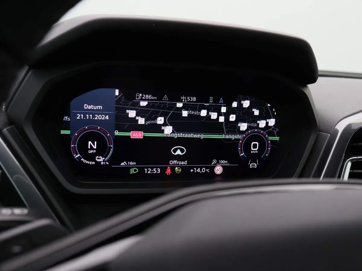 50 quattro S edition 77 kWh 299 PK | Navigatie Pro | Sonos Premium | Dynamiekpakket plus | Comfortpakket plus | Comfortsleutel | Veiligheidspakket plus | Achteruitrijcamera | Optiekpakket zw