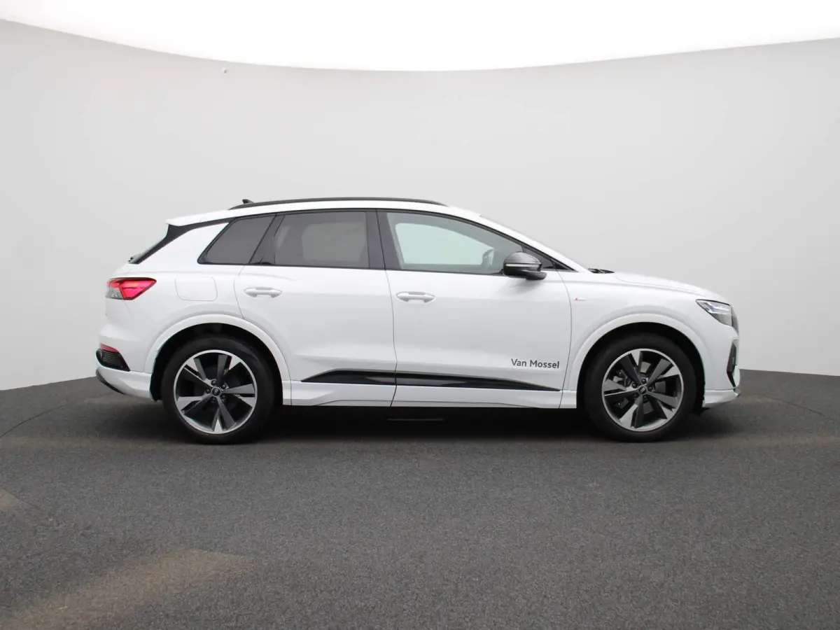 50 quattro S edition 77 kWh 299 PK | Navigatie Pro | Sonos Premium | Dynamiekpakket plus | Comfortpakket plus | Comfortsleutel | Veiligheidspakket plus | Achteruitrijcamera | Optiekpakket zw