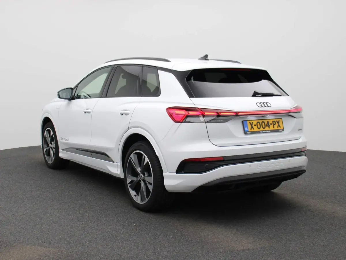 50 quattro S edition 77 kWh 299 PK | Navigatie Pro | Sonos Premium | Dynamiekpakket plus | Comfortpakket plus | Comfortsleutel | Veiligheidspakket plus | Achteruitrijcamera | Optiekpakket zw