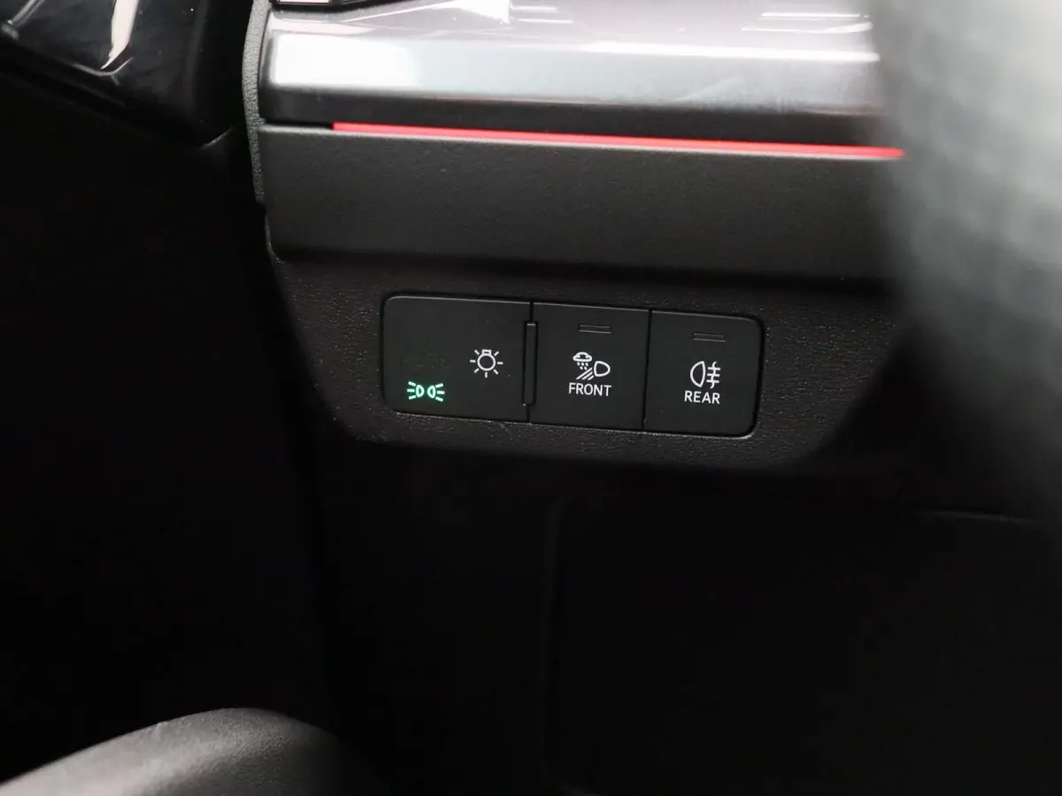 50 quattro S edition 77 kWh 299 PK | Navigatie Pro | Sonos Premium | Dynamiekpakket plus | Comfortpakket plus | Comfortsleutel | Veiligheidspakket plus | Achteruitrijcamera | Optiekpakket zw