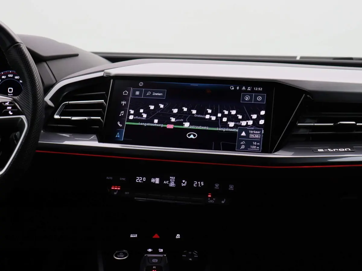 50 quattro S edition 77 kWh 299 PK | Navigatie Pro | Sonos Premium | Dynamiekpakket plus | Comfortpakket plus | Comfortsleutel | Veiligheidspakket plus | Achteruitrijcamera | Optiekpakket zw