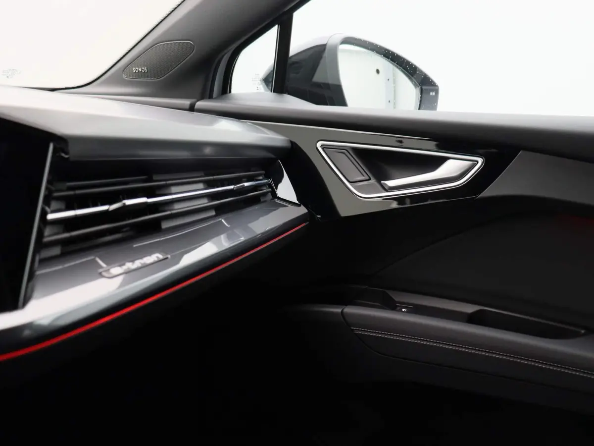 50 quattro S edition 77 kWh 299 PK | Navigatie Pro | Sonos Premium | Dynamiekpakket plus | Comfortpakket plus | Comfortsleutel | Veiligheidspakket plus | Achteruitrijcamera | Optiekpakket zw