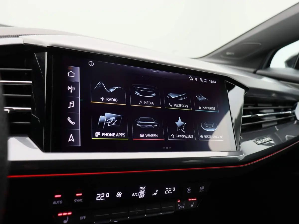 50 quattro S edition 77 kWh 299 PK | Navigatie Pro | Sonos Premium | Dynamiekpakket plus | Comfortpakket plus | Comfortsleutel | Veiligheidspakket plus | Achteruitrijcamera | Optiekpakket zw