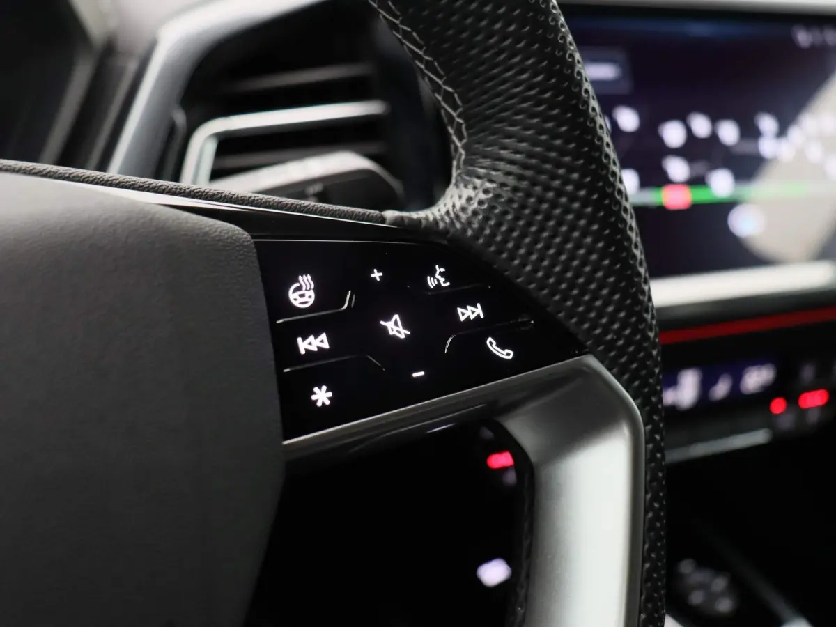 50 quattro S edition 77 kWh 299 PK | Navigatie Pro | Sonos Premium | Dynamiekpakket plus | Comfortpakket plus | Comfortsleutel | Veiligheidspakket plus | Achteruitrijcamera | Optiekpakket zw