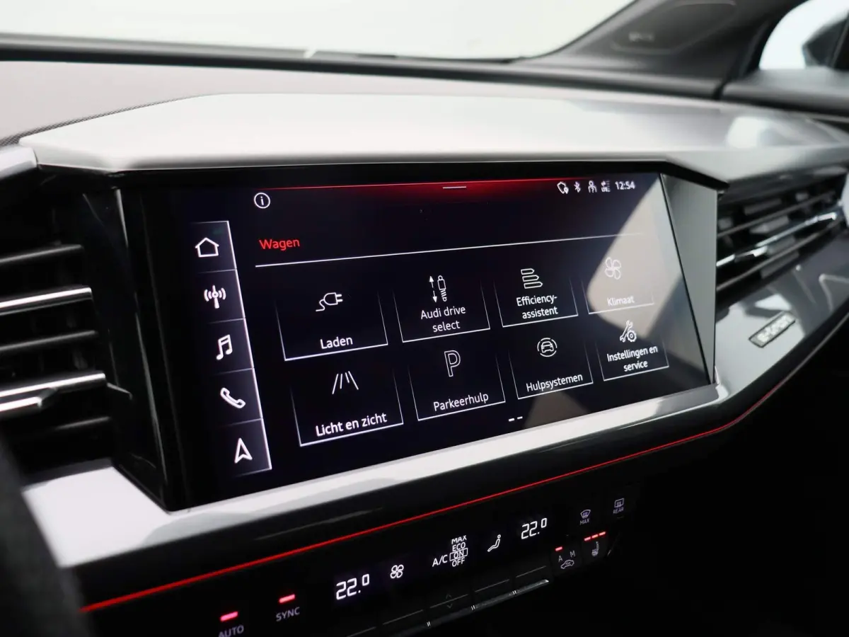 50 quattro S edition 77 kWh 299 PK | Navigatie Pro | Sonos Premium | Dynamiekpakket plus | Comfortpakket plus | Comfortsleutel | Veiligheidspakket plus | Achteruitrijcamera | Optiekpakket zw