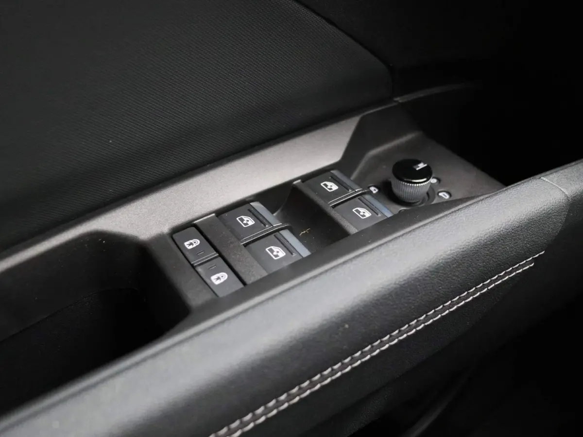 50 quattro S edition 77 kWh 299 PK | Navigatie Pro | Sonos Premium | Dynamiekpakket plus | Comfortpakket plus | Comfortsleutel | Veiligheidspakket plus | Achteruitrijcamera | Optiekpakket zw
